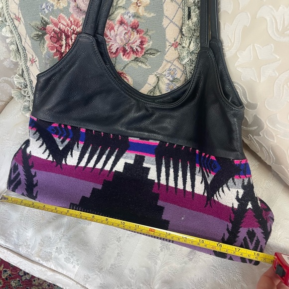 red sands Handbags - Aztec Black and Tan Leather Handbag